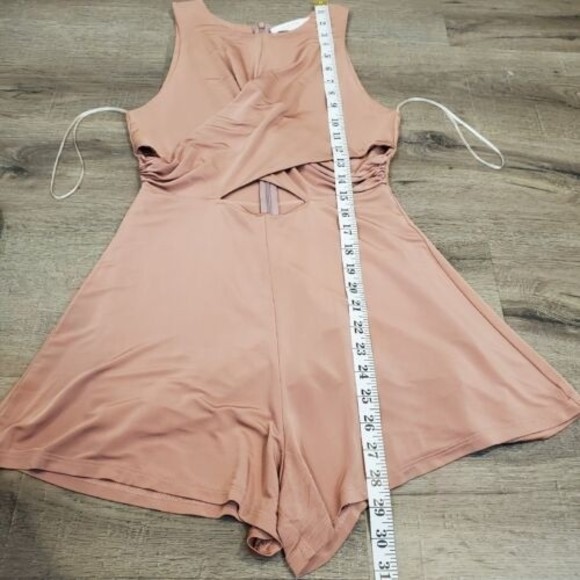 ASTR the Label Pink Cutout Romper Size Small Criss cross Sleeveless Balletcore - Picture 10 of 11